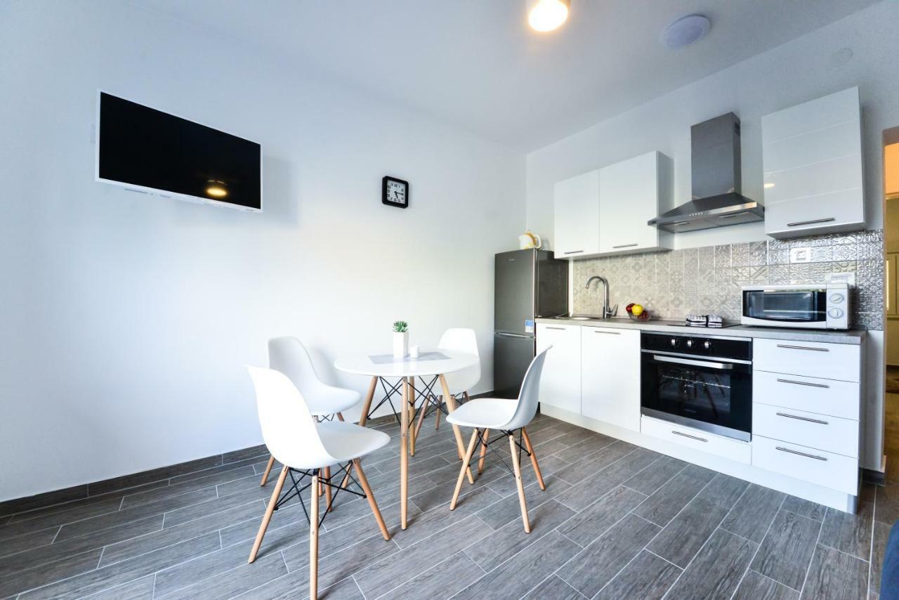 Apartmani Ab Zára Kültér fotó