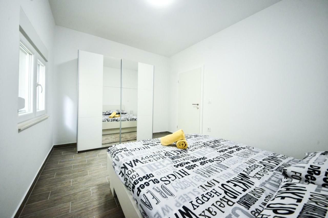 Apartmani Ab Zára Kültér fotó