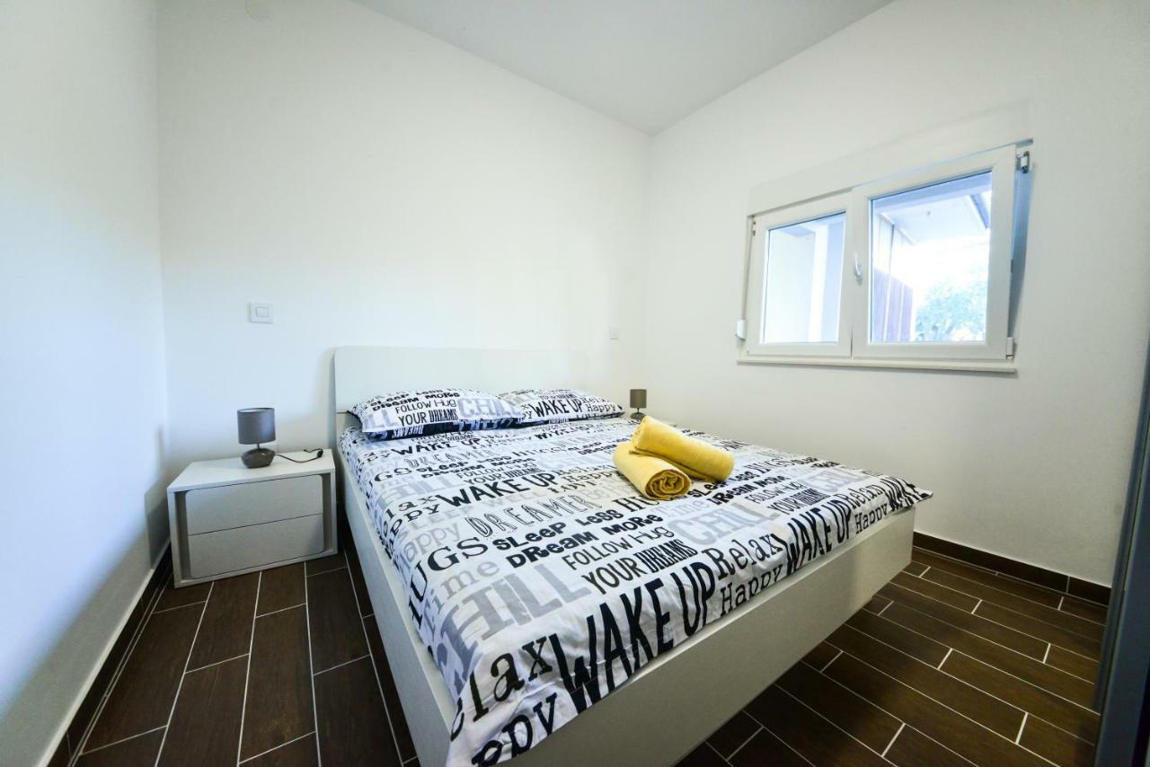 Apartmani Ab Zára Kültér fotó