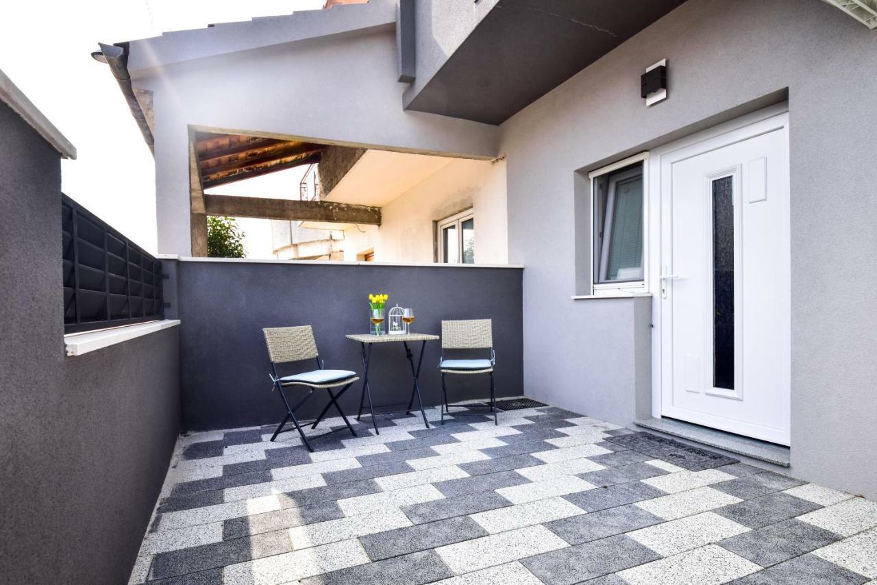Apartmani Ab Zára Kültér fotó